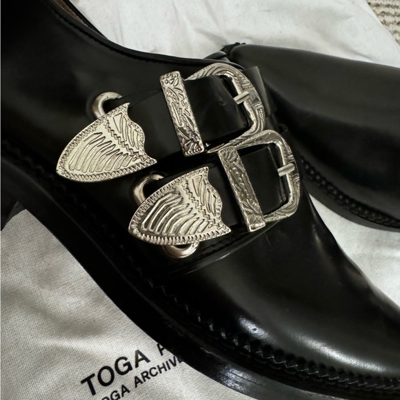 Toga Pulla Polished Leather derbys in black - Picture 2 of 3